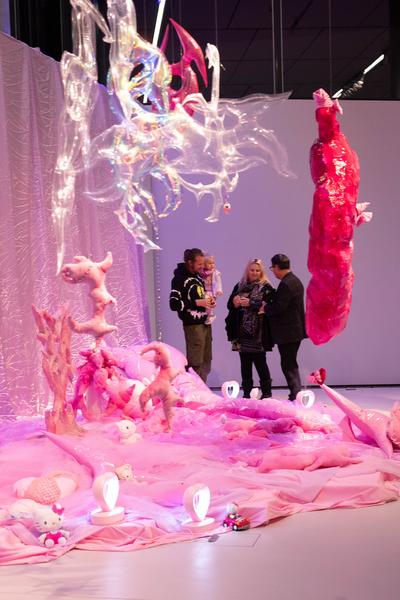 Hannah &amp; Lea Neckel "✮*•̩̩͙✧•̩̩͙*˚✧*˚ floating through reality ˚*✧˚*•̩̩͙✧•̩̩͙*˚✮" (Landesgalerie Burgenland, 19.10.2024 - 26.01.2025) Foto: eSeL.at - Lorenz Seidler