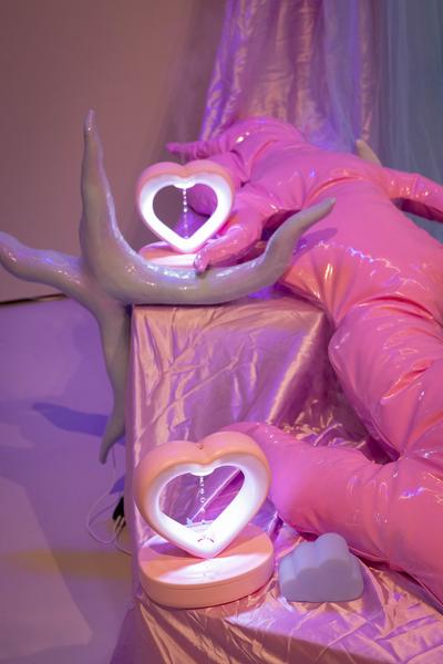 Hannah &amp; Lea Neckel "✮*•̩̩͙✧•̩̩͙*˚✧*˚ floating through reality ˚*✧˚*•̩̩͙✧•̩̩͙*˚✮" (Landesgalerie Burgenland, 19.10.2024 - 26.01.2025) Foto: eSeL.at - Lorenz Seidler