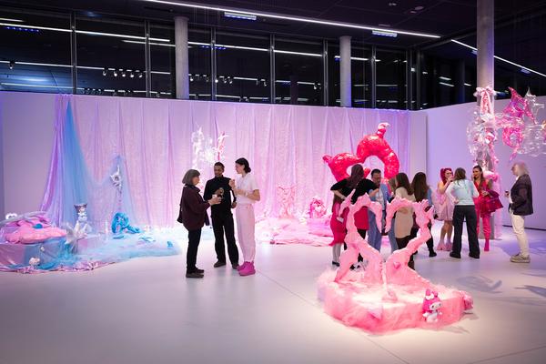 Hannah &amp; Lea Neckel "✮*•̩̩͙✧•̩̩͙*˚✧*˚ floating through reality ˚*✧˚*•̩̩͙✧•̩̩͙*˚✮" (Landesgalerie Burgenland, 19.10.2024 - 26.01.2025) Foto: eSeL.at - Lorenz Seidler