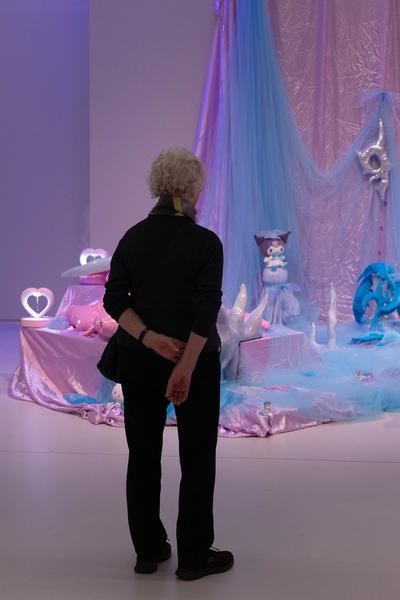 Hannah &amp; Lea Neckel "✮*•̩̩͙✧•̩̩͙*˚✧*˚ floating through reality ˚*✧˚*•̩̩͙✧•̩̩͙*˚✮" (Landesgalerie Burgenland, 19.10.2024 - 26.01.2025) Foto: eSeL.at - Lorenz Seidler