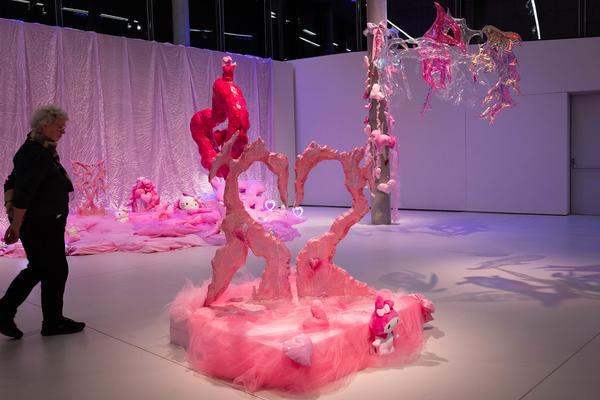 Hannah &amp; Lea Neckel "✮*•̩̩͙✧•̩̩͙*˚✧*˚ floating through reality ˚*✧˚*•̩̩͙✧•̩̩͙*˚✮" (Landesgalerie Burgenland, 19.10.2024 - 26.01.2025) Foto: eSeL.at - Lorenz Seidler