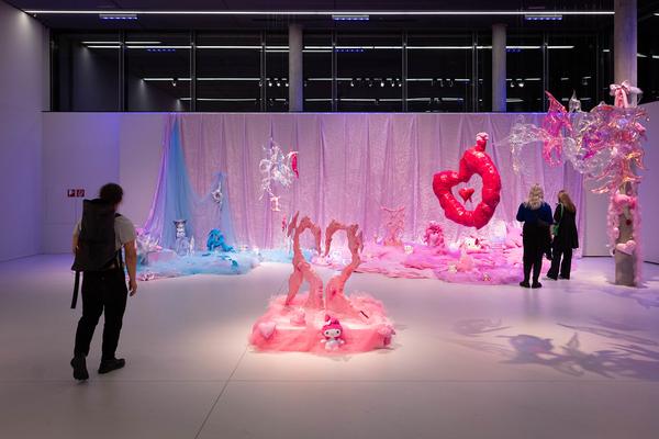Hannah &amp; Lea Neckel "✮*•̩̩͙✧•̩̩͙*˚✧*˚ floating through reality ˚*✧˚*•̩̩͙✧•̩̩͙*˚✮" (Landesgalerie Burgenland, 19.10.2024 - 26.01.2025) Foto: eSeL.at - Lorenz Seidler