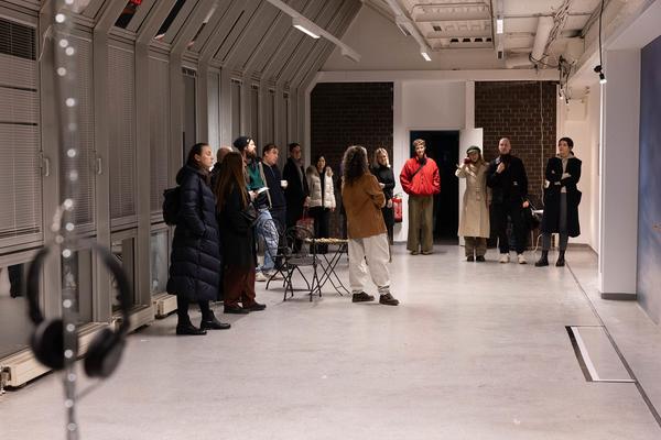 Independent Art Spaces - Tour: DESCANSOS. We die 1000 deaths (WEST Alte WU, 10.11.2024) Foto: eSeL.at - Lorenz Seidler