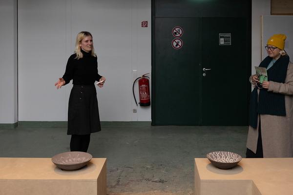 Independent Art Spaces - Tour: DESCANSOS. We die 1000 deaths (WEST Alte WU, 10.11.2024) Foto: eSeL.at - Lorenz Seidler