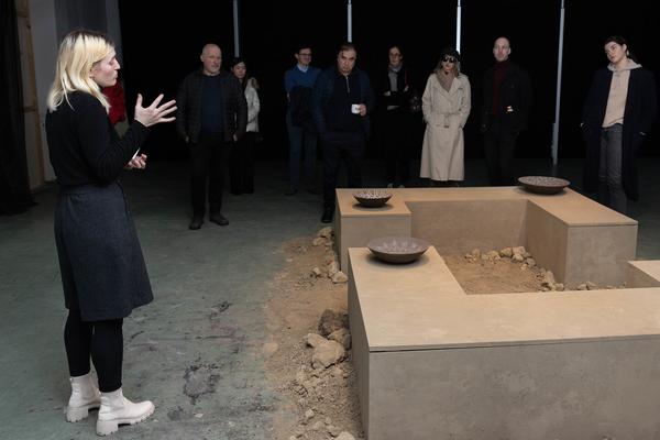 Independent Art Spaces - Tour: DESCANSOS. We die 1000 deaths (WEST Alte WU, 10.11.2024) Foto: eSeL.at - Lorenz Seidler