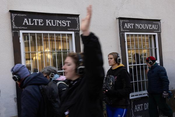 WIEN MODERN 2024: Untere Reklamationsbehörde "[K]1 ZIMMER WOHNUNG" (Margarete Schütte-Lihotzky Zentrum &amp; öffentl. Raum, 15.11. - 16.11.2024) Foto: eSeL.at - Lorenz Seidler