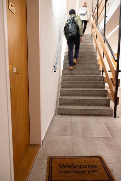 WIEN MODERN 2024: Untere Reklamationsbehörde "[K]1 ZIMMER WOHNUNG" (Margarete Schütte-Lihotzky Zentrum &amp; öffentl. Raum, 15.11. - 16.11.2024) Foto: eSeL.at - Lorenz Seidler