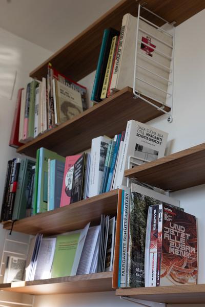 WIEN MODERN 2024: Untere Reklamationsbehörde "[K]1 ZIMMER WOHNUNG" (Margarete Schütte-Lihotzky Zentrum &amp; öffentl. Raum, 15.11. - 16.11.2024) Foto: eSeL.at - Lorenz Seidler