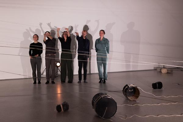 Kirstine Lindemann &amp; Between Feathers &quot;Between Strings&quot;  (mumok, 9.10. - 26.10.2024) Foto: eSeL.at - Lorenz Seidler