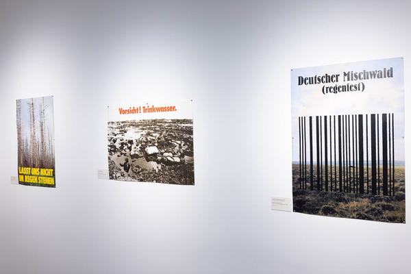 MAK Plakat Forum: Klaus Staeck- "Nichts ist erledigt!" Plakate für den Umweltschutz seit 1973 (19.3.2024—26.5.2024) Foto: eSeL.at - Lorenz Seidler Foto: eSeL Lorenz Seidler