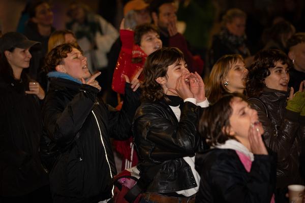 Konzert Ebow @ God´s Entertainment &quot;Zusammen oder getrennt?&quot; (Tangente St. Pölten @ Rathausplatz, 4.10.2024) Foto: eSeL.at - Lorenz Seidler