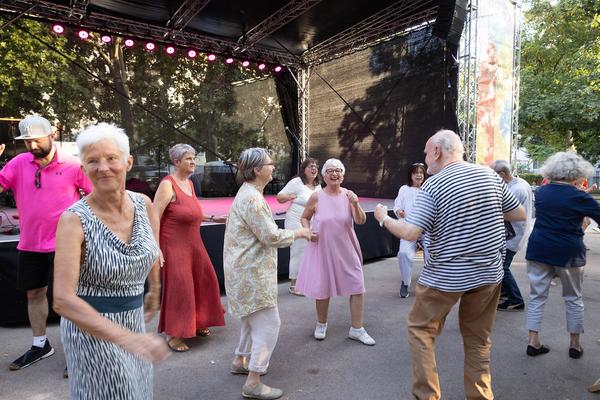 Kultursommer Wien: Age Company Wien (Mortarapark, 2.8.2024) Foto: eSeL.at - Lorenz Seidler Foto: eSeL Lorenz Seidler