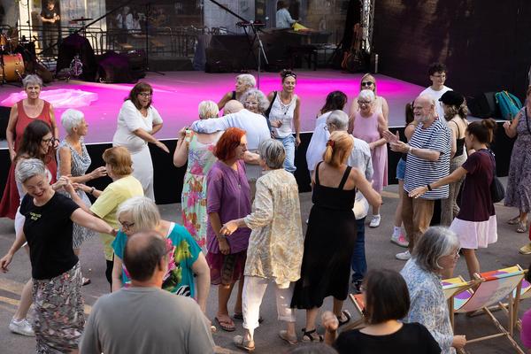 Kultursommer Wien: Age Company Wien (Mortarapark, 2.8.2024) Foto: eSeL.at - Lorenz Seidler Foto: eSeL Lorenz Seidler