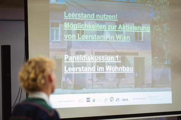 Leerstand nutzen! Podiumsdiskussion 1: Leerstand im Wohnbau (Alte WU Festsaal, 23.10.2024) Foto: eSeL.at - Robert Puteanu