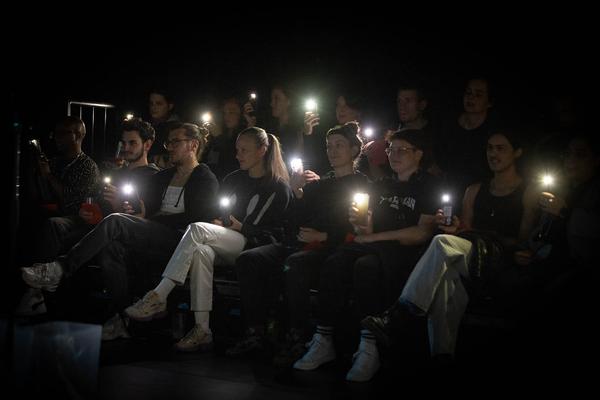 WUK performing arts: Lonely for you! – Die Super Show (2.4. - 5.4.2024) Foto: eSeL.at - Lorenz Seidler Foto: eSeL Lorenz Seidler