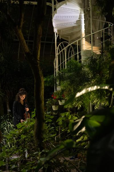 Wien Modern 2024: Maja Osojnik "Doorways" (Palmenhaus Schönbrunn, 2.11.2024) Foto: eSeL.at - Lorenz Seidler