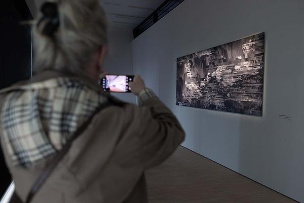 Landesgalerie Niederösterreich: MONOCOLOR (Marian Essl) "SCREEN—SPACE" (4.5. - 10.11.2024) Foto: eSeL.at - Lorenz Seidler Foto: eSeL Lorenz Seidler