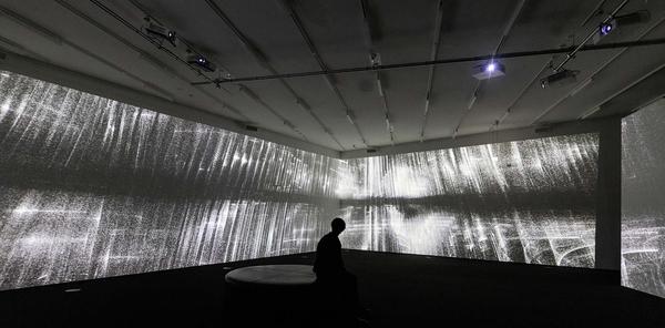 Landesgalerie Niederösterreich: MONOCOLOR (Marian Essl) "SCREEN—SPACE" (4.5. - 10.11.2024) Foto: eSeL.at - Lorenz Seidler Foto: eSeL Lorenz Seidler