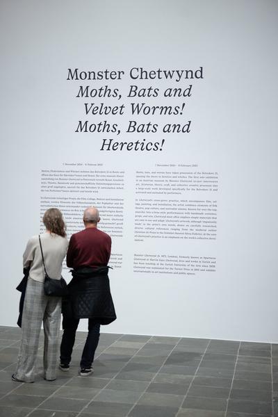 Monster Chetwynd &quot;Moths, Bats and Velvet Worms! Moths, Bats and Heretics!&quot; (Belvedere21, 6.11.2024) Foto: eSeL.at - Lorenz Seidler