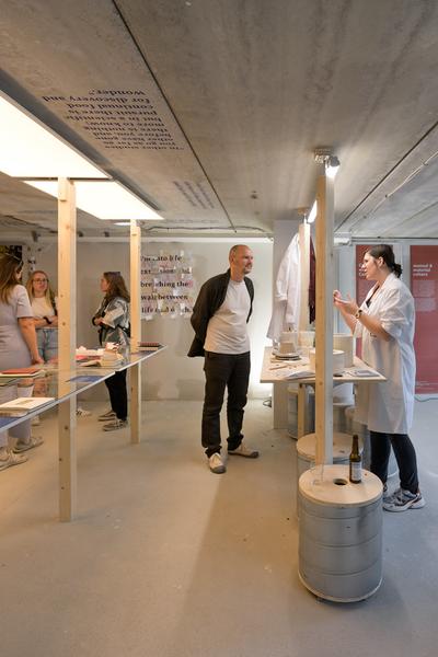 New Design University: Moneo / Craft with Care / Society of Insects … and us VIENNA DESIGN WEEK 2024 (Festivalzentrale, 23.9.2024) Foto: eSeL.at/ViennaDesignWeek - Joanna Pianka
