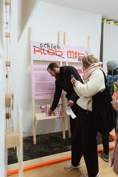 Open Doors „Die rosarote Brille kehrt zurück!“ (STARTraum - Tangente St Pölten,5.10.2024) Foto: eSeL.at - Robert Puteanu