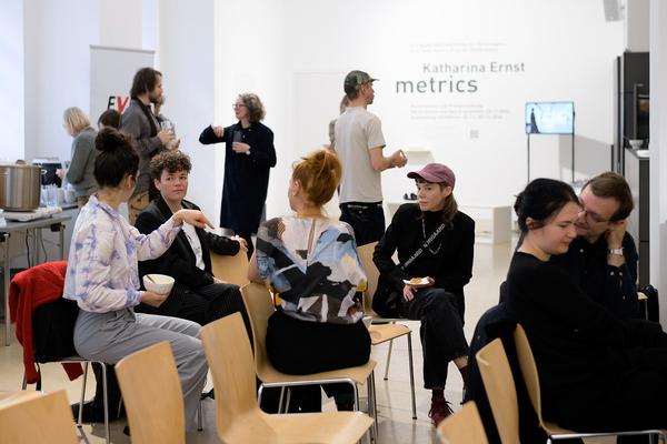 Symposium &quot;Performance Besides Itself. Infra- and Parastructures of a Contemporary Liveness&quot; (Kunstraum Niederösterreich, 7.12.2024) Foto: eSeL.at - Joanna Pianka