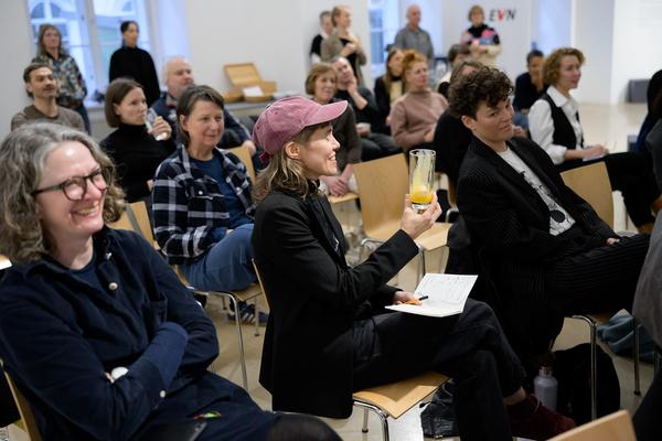 Symposium &quot;Performance Besides Itself. Infra- and Parastructures of a Contemporary Liveness&quot; (Kunstraum Niederösterreich, 7.12.2024) Foto: eSeL.at - Joanna Pianka