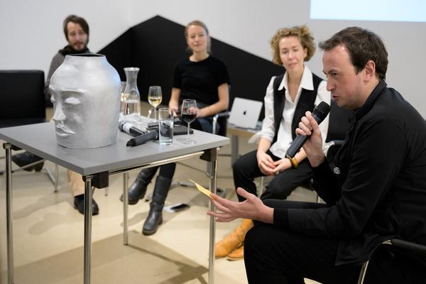 Symposium &quot;Performance Besides Itself. Infra- and Parastructures of a Contemporary Liveness&quot; (Kunstraum Niederösterreich, 7.12.2024) Foto: eSeL.at - Joanna Pianka