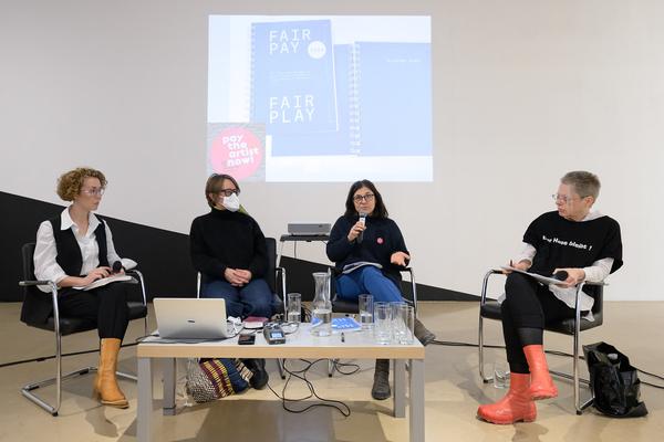 Symposium "Performance Besides Itself. Infra- and Parastructures of a Contemporary Liveness" (Kunstraum Niederösterreich, 7.12.2024) Foto: eSeL.at - Joanna Pianka