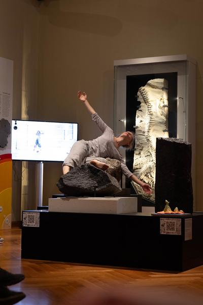 Andrea Nagl &quot;Gehe rückwärts durch die Erde&quot; (Naturhistorisches Museum Wien, 13.11.2024) Foto: eSeL.at - Lorenz Seidler