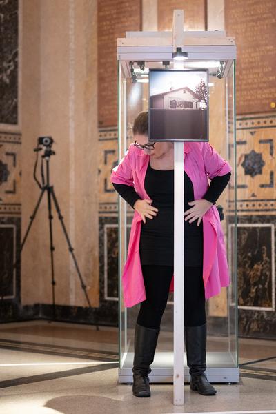 VIENNA ART WEEK Performance Lecture: Raffaela Bielesch - Ablenkungsmanöver(Heeresgeschichtliches Museum, 15.11..2024) Foto: eSeL.at - Felix Kubitza