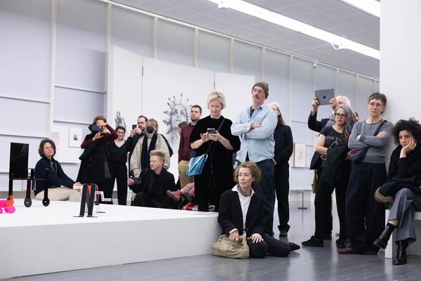 Belvedere 21: "Performances aktualisieren" feat. La Georgetta "Buttoned Up!" (23.2.2024) Foto: eSeL.at - Lorenz Seidler Foto: eSeL Lorenz Seidler