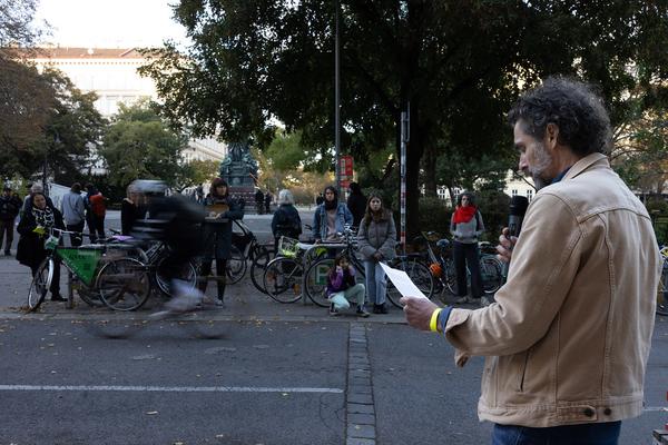 Platz nehmen #3: Right of Passage (Akademie Schillerplatz, 24.10.2024) Foto: eSeL.at - Lorenz Seidler