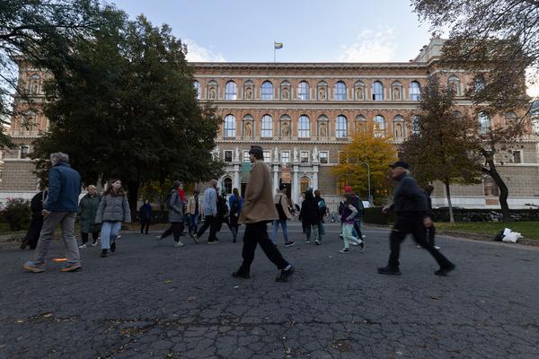 Platz nehmen #3: Right of Passage (Akademie Schillerplatz, 24.10.2024) Foto: eSeL.at - Lorenz Seidler