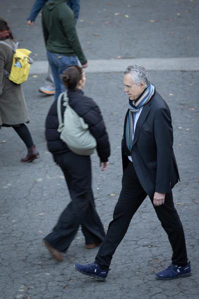 Hamish Fulton &quot;Communal Walking Experience&quot; @ Platz nehmen #3: Right of Passage (Akademie Schillerplatz, 24.10.2024) Foto: eSeL.at - Lorenz Seidler