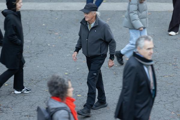 Hamish Fulton "Communal Walking Experience" @ Platz nehmen #3: Right of Passage (Akademie Schillerplatz, 24.10.2024) Foto: eSeL.at - Lorenz Seidler