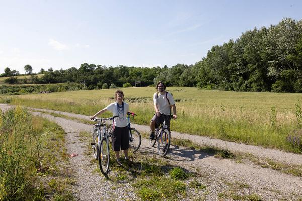 Kunst im öffentlichen Raum Niederösterreich: Super Natur 2024. Radtour Drösing > Angern an der March (8.6.2024) Foto: eSeL.at - Lorenz Seidler Foto: eSeL Lorenz Seidler