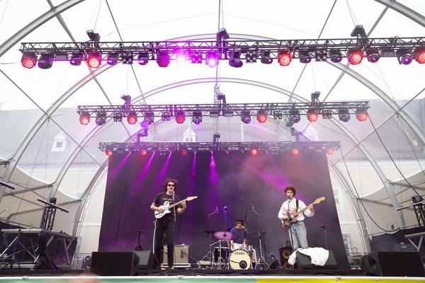 Tangente St. Pölten: Salamirecorder & The Hi-Fi Phonos @ Domplatz Open Air (7.7.2024) Foto: eSeL.at - Lorenz Seidler Foto: eSeL Lorenz Seidler