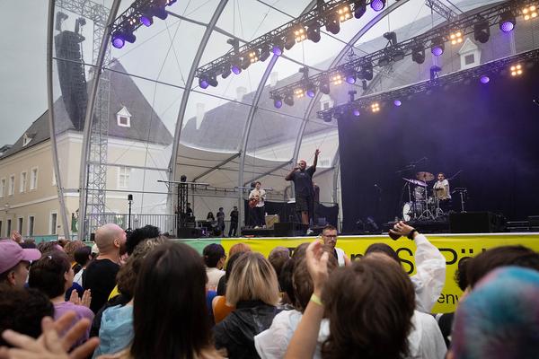 Tangente St. Pölten: Alo Parks @ Domplatz Open Air (7.7.2024) Foto: eSeL.at - Lorenz Seidler Foto: eSeL Lorenz Seidler