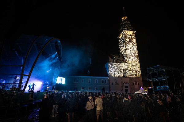 Tangente St. Pölten: Fever Ray @ Domplatz Open Air (7.7.2024) Foto: eSeL.at - Lorenz Seidler Foto: eSeL Lorenz Seidler