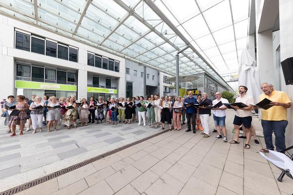 Tangente St. Pölten: Stadt Land Fluss: Wöd Chor Plus (Landhausboulevard, 21.6.2024) Foto: eSeL.at - Lorenz Seidler Foto: eSeL Lorenz Seidler