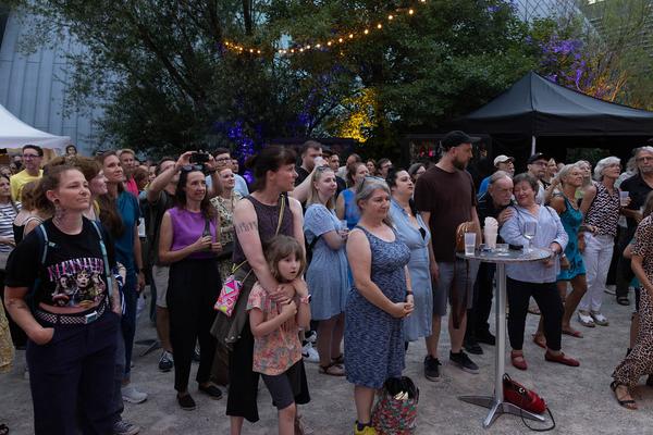 Tangente St. Pölten: Stadt Land Fluss: Live Musik Karaoke (Museum NÖ GARTEN, 21.6.2024) Foto: eSeL.at - Lorenz Seidler Foto: eSeL Lorenz Seidler