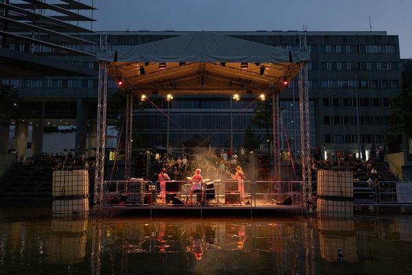 Tangente St. Pölten: Stadt Land Fluss: Topsy Turvy (Seebühne, 21.6.2024) Foto: eSeL.at - Lorenz Seidler Foto: eSeL Lorenz Seidler