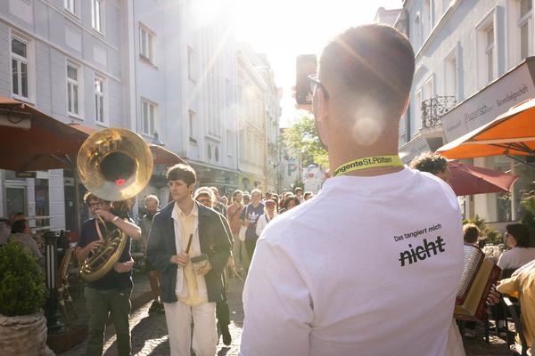Tangente St. Pölten: Straßenfest Alien Disko Parade (4.5.2024) Foto: eSeL.at - Lorenz Seidler Foto: eSeL Lorenz Seidler