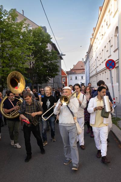 Tangente St. Pölten: Straßenfest Alien Disko Parade (4.5.2024) Foto: eSeL.at - Lorenz Seidler Foto: eSeL Lorenz Seidler