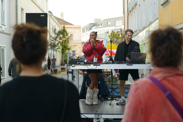 TangenteStraßenfest (Linzer Straße / Festivalzentrum, 21.9.2024) Foto: eSeL.at - Nathan Murrell
