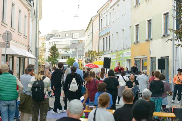 TangenteStraßenfest (Linzer Straße / Festivalzentrum, 21.9.2024) Foto: eSeL.at - Nathan Murrell