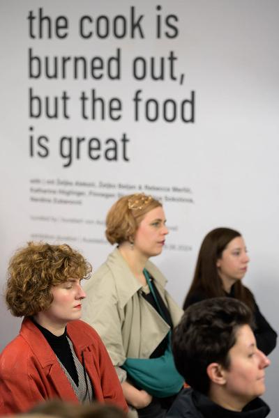 das weisse haus: the cook is burned out, but the food is great (17.05.-29.06.2024) Foto: eSeL.at - Joanna Pianka Foto: Joanna Pianka