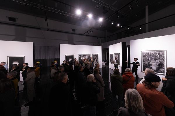 Dialog-Führung Ausstellung "Séance" von Andrey Klassen (11.11.2024) Foto: eSeL.at - Lorenz Seidler