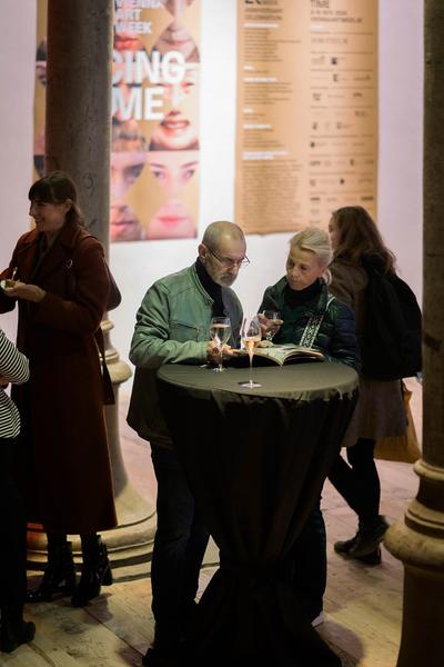 VIENNA ART WEEK. Opening party (Akademie der bildenden Künste Wien - Prospekthof, 08.11.2024) Foto: eSeL.at - Joanna Pianka